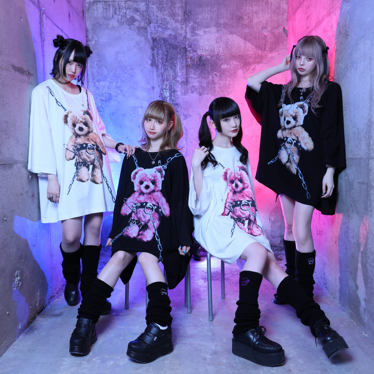 呪いがコンセプトのアイドル じゅじゅ が着こなす Amilige の病みかわいいコーデ こだわりのコラボアイテムも販売決定 Harajuku Pop Web