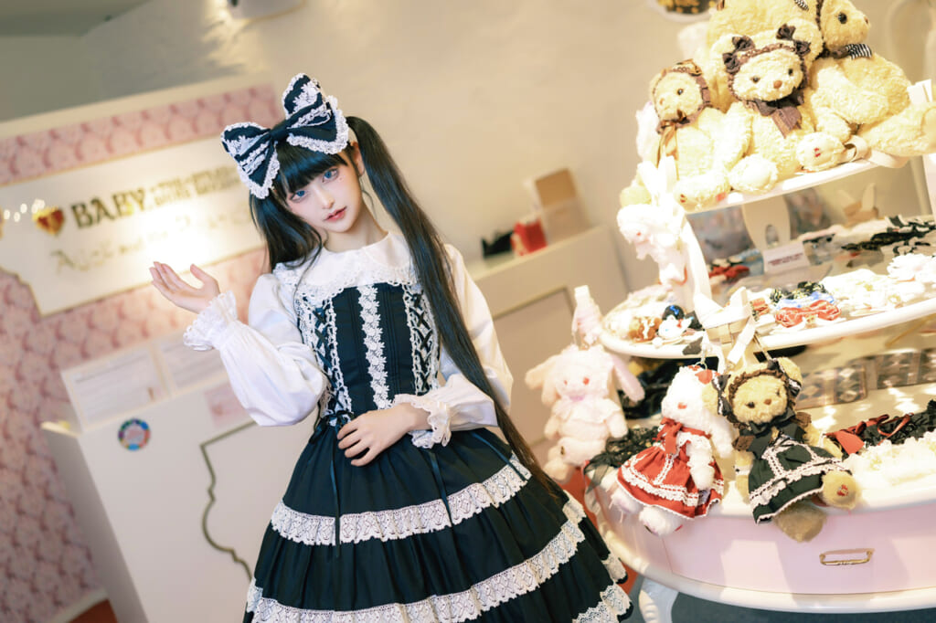 人気モデル・高嶺ヒナちゃんがBABY, THE STARS SHINE BRIGHT京都店を