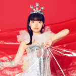 上坂すみれ、王道の電波ソング「生活こんきゅーダメディネロ」を10月27日にリリース！