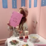 渋谷で話題！ピンクでかわいい♡ネオ居酒屋＆喫茶「恋愛酒場メイ子」で忘年会しない？